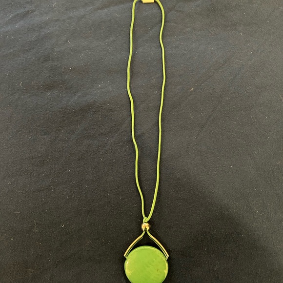 NEW modern green necklace - Picture 3 of 3